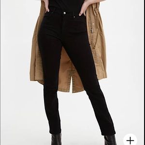 Levi’s 724 High Rise Straight Women’s Jeans